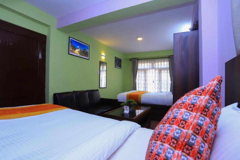 Oyo 492 Hotel Yeti Home Катманду Экстерьер фото
