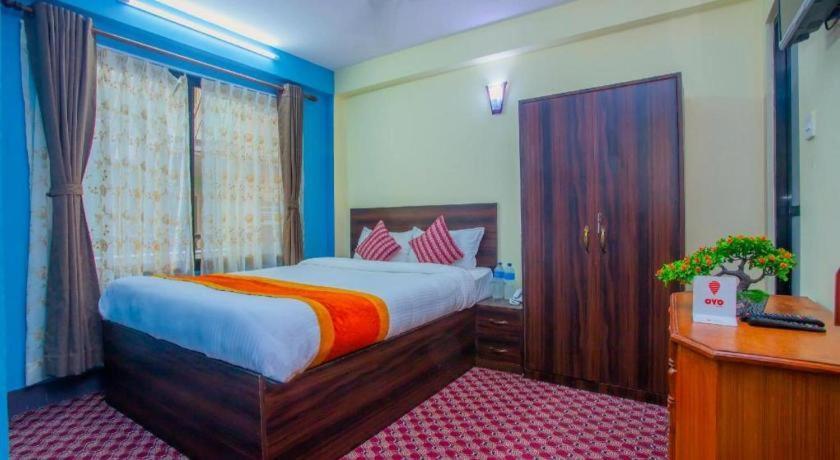 Oyo 492 Hotel Yeti Home Катманду Экстерьер фото