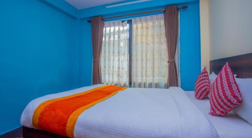 Oyo 492 Hotel Yeti Home Катманду Экстерьер фото