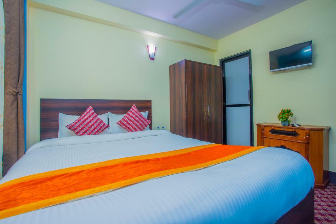 Oyo 492 Hotel Yeti Home Катманду Экстерьер фото