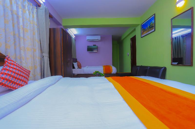 Oyo 492 Hotel Yeti Home Катманду Экстерьер фото